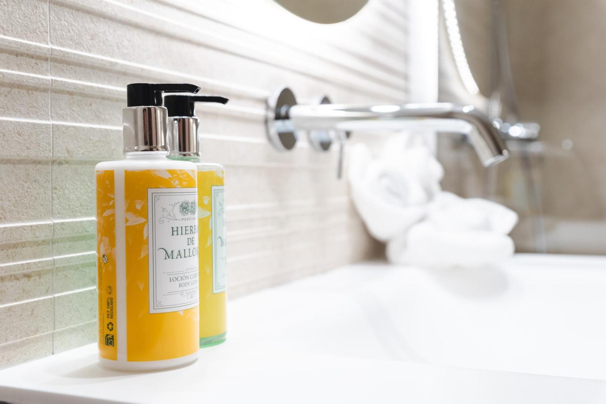Borne Suites Ti By Mallorcasuites Palma de Mallorca Bagian luar foto